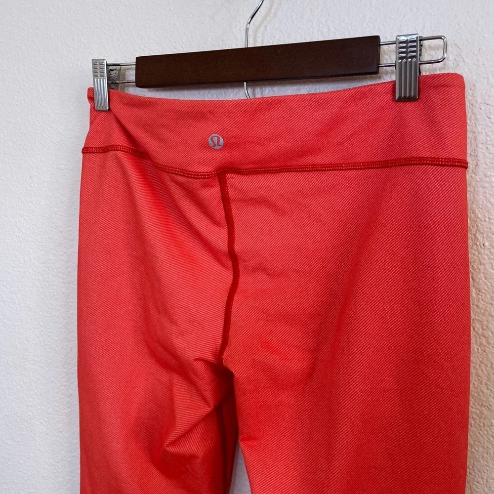 Lululemon Women's 30in‎ Waist Athletica Pink Herringbone Align Capri Leggings